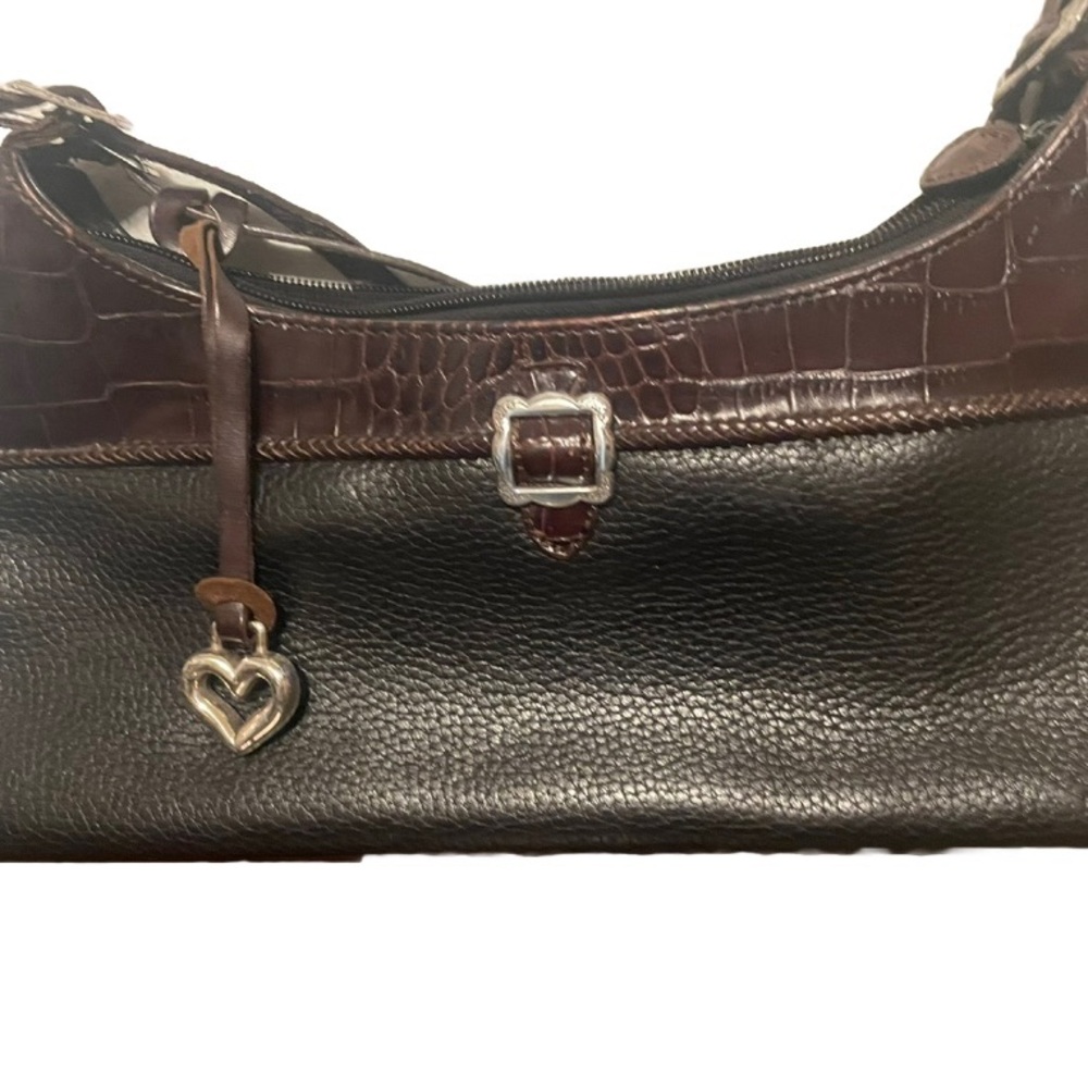 Bringhton D 153557. black with brown color.
